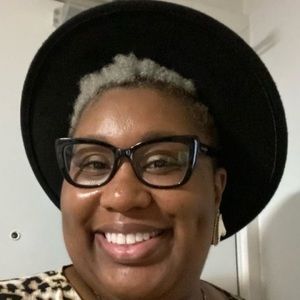 Meet your Posher, Stefanie